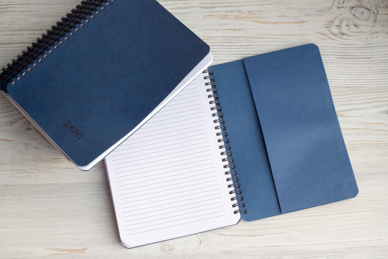 Блокнот на пружине с твердой обложкой