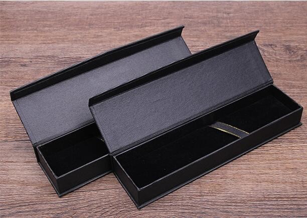 Коробка - пенал на магнитах