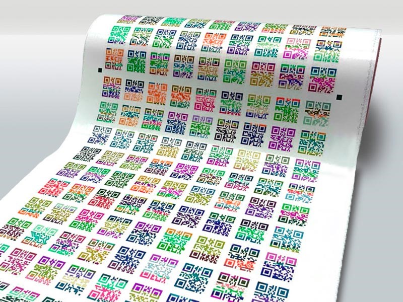 Печать наклеек на самоклеющейся бумаге