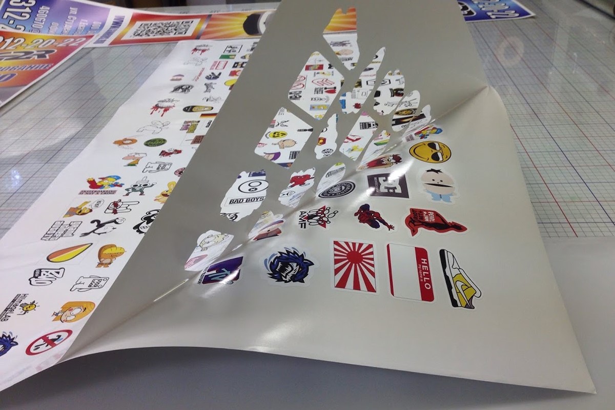 Печать наклеек на пленке