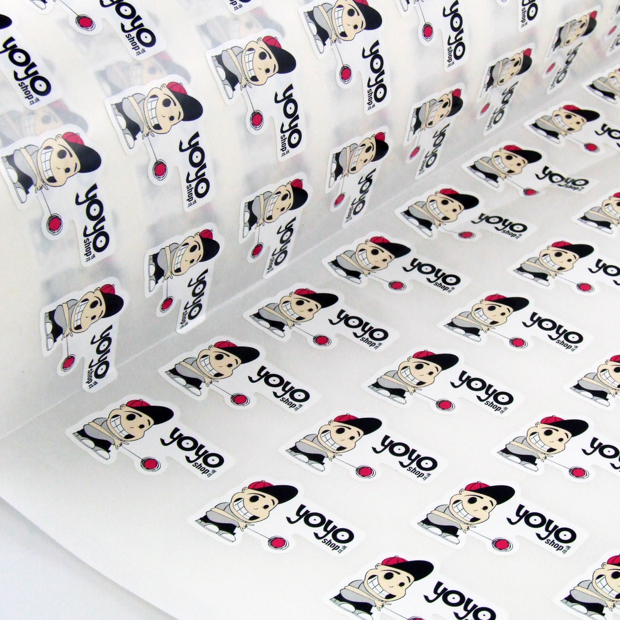 Изготовление стикеров с ламинацией