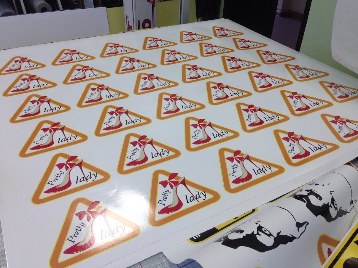 Изготовление виниловых стикеров