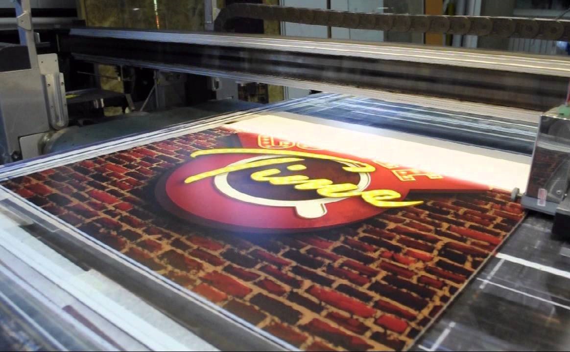 Интерьерная печать на пластике