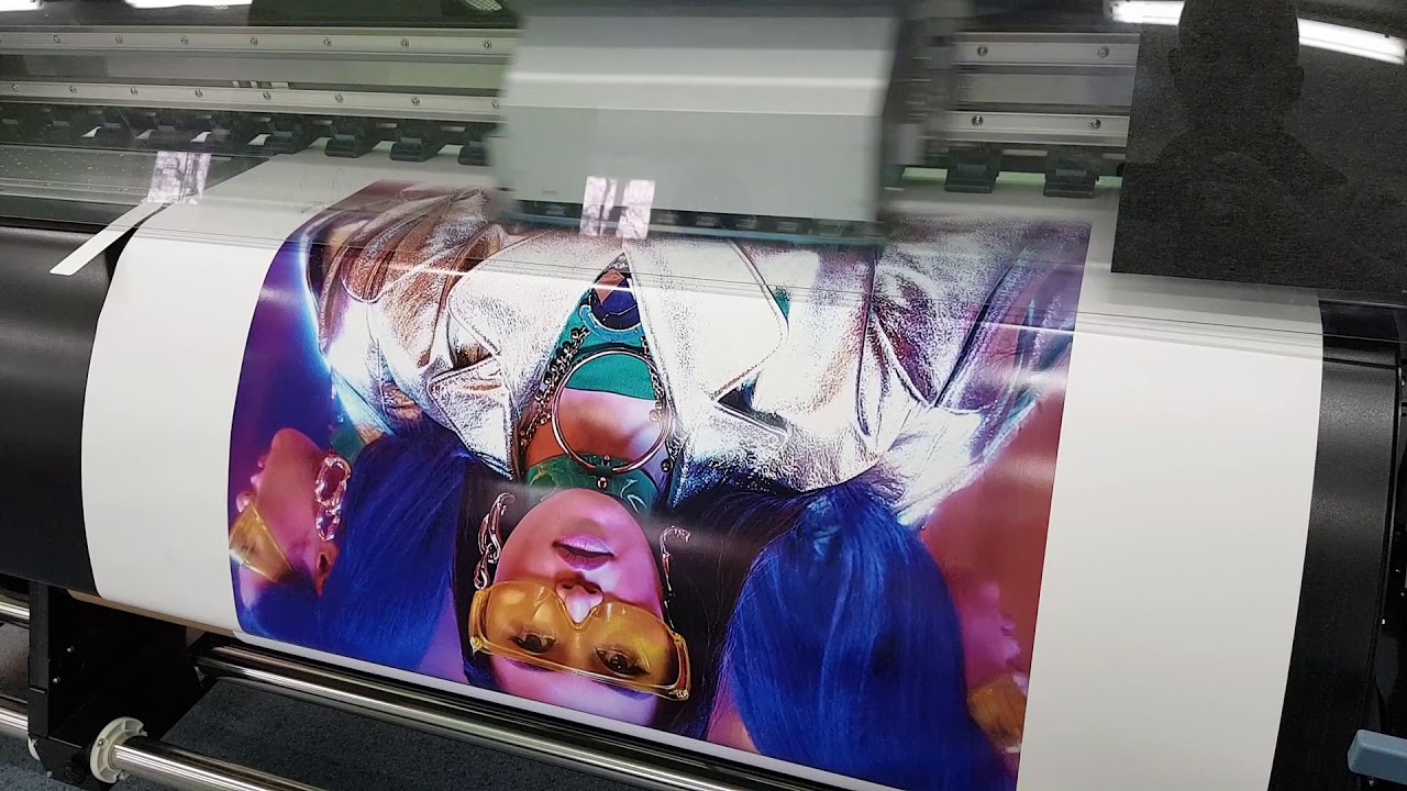 Интерьерная печать на самоклеющейся пленке