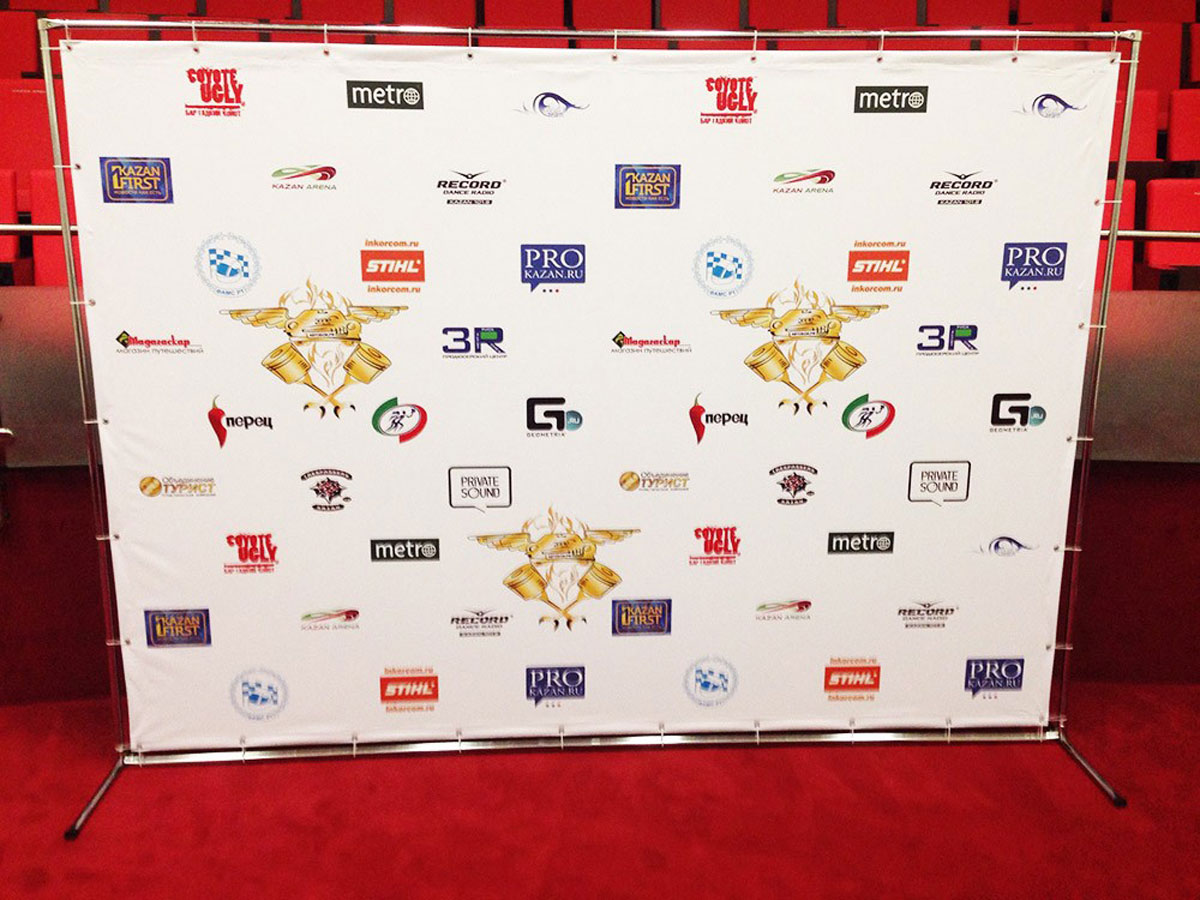 Изготовление brand wall для бизнеса