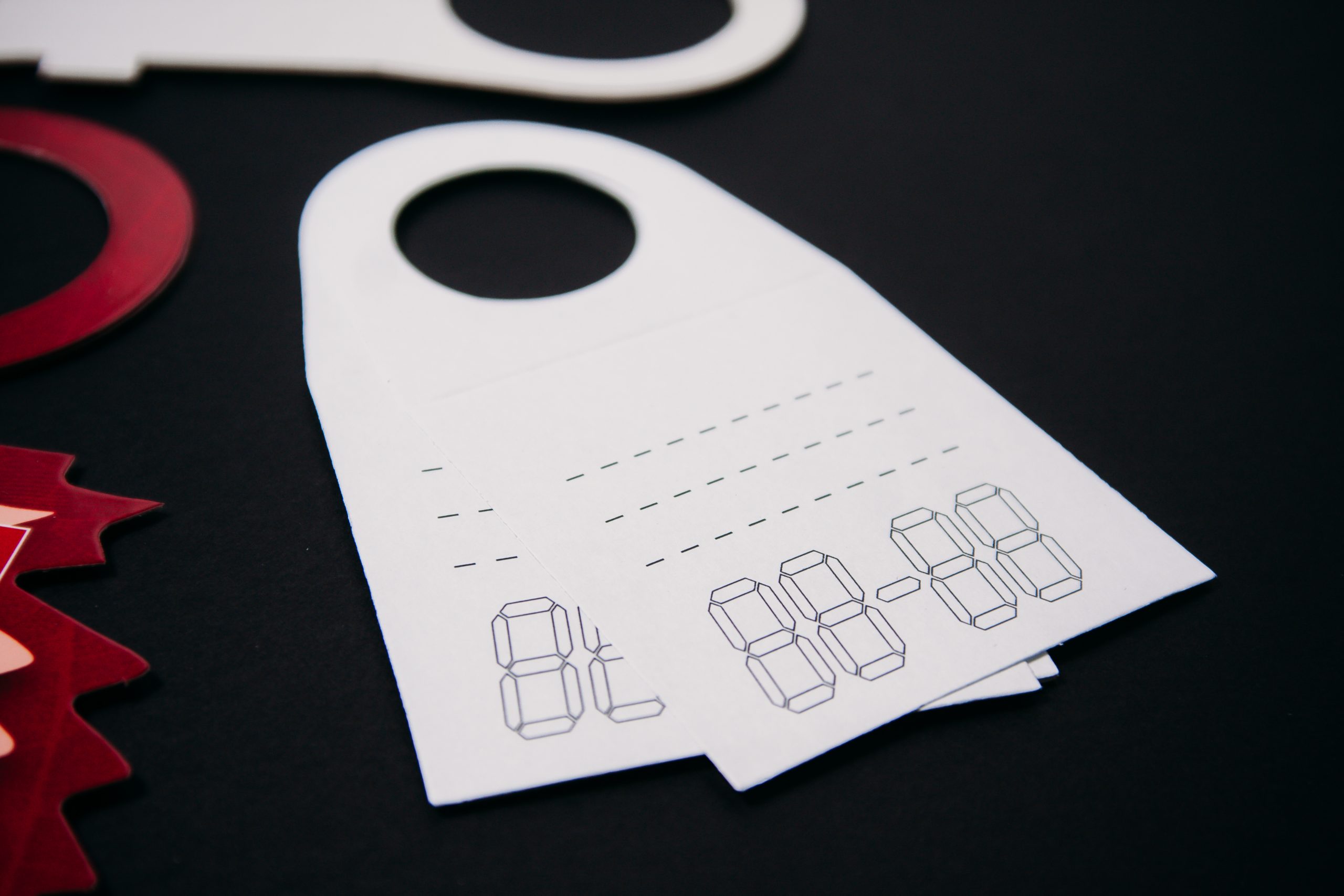 Некхенгеры на бутылки на заказ