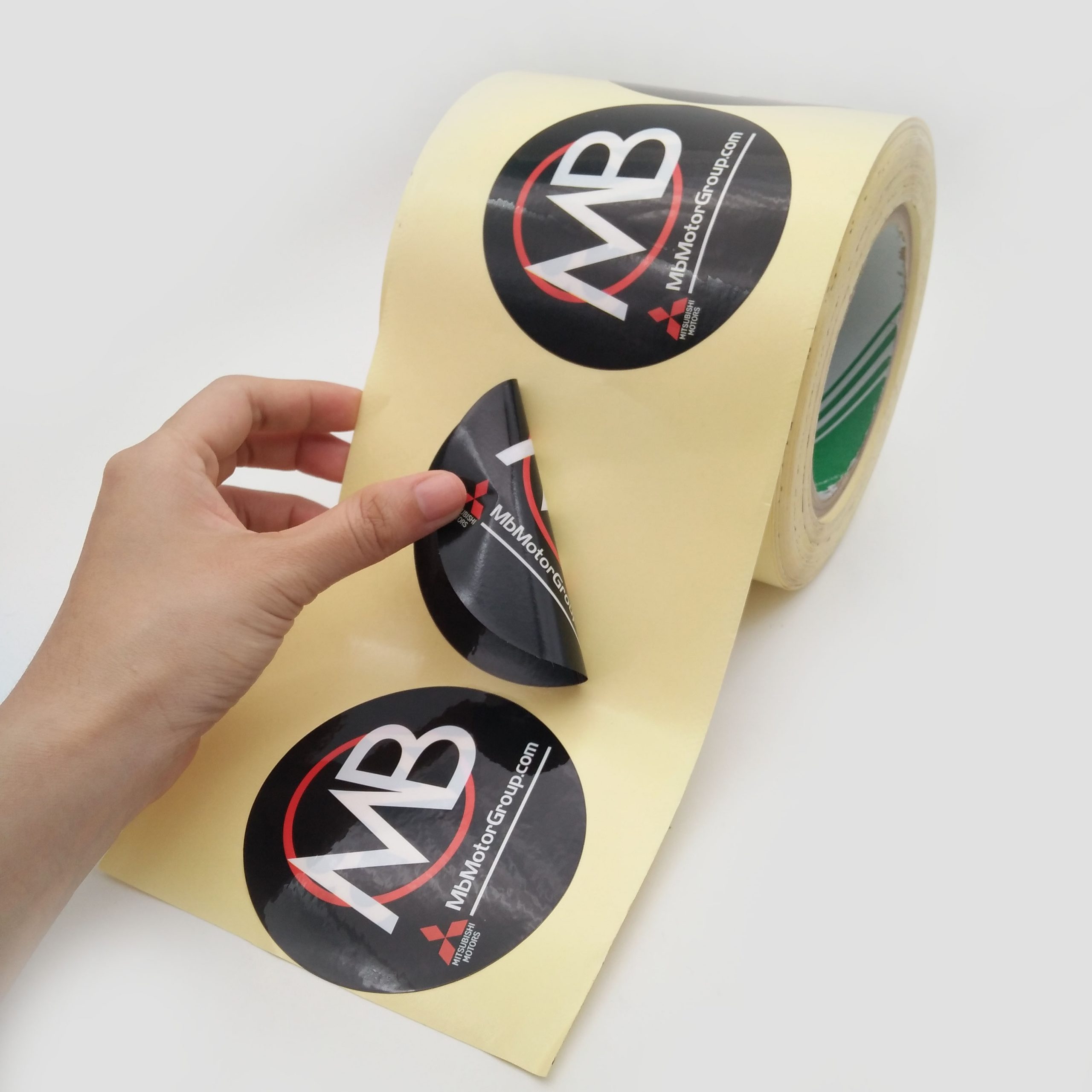 Печать двухсторонних наклеек