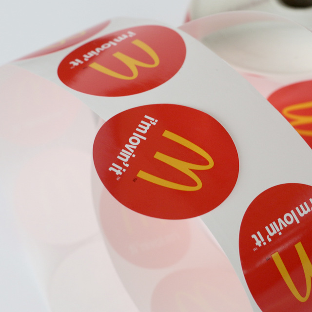 Печать двухсторонних наклеек