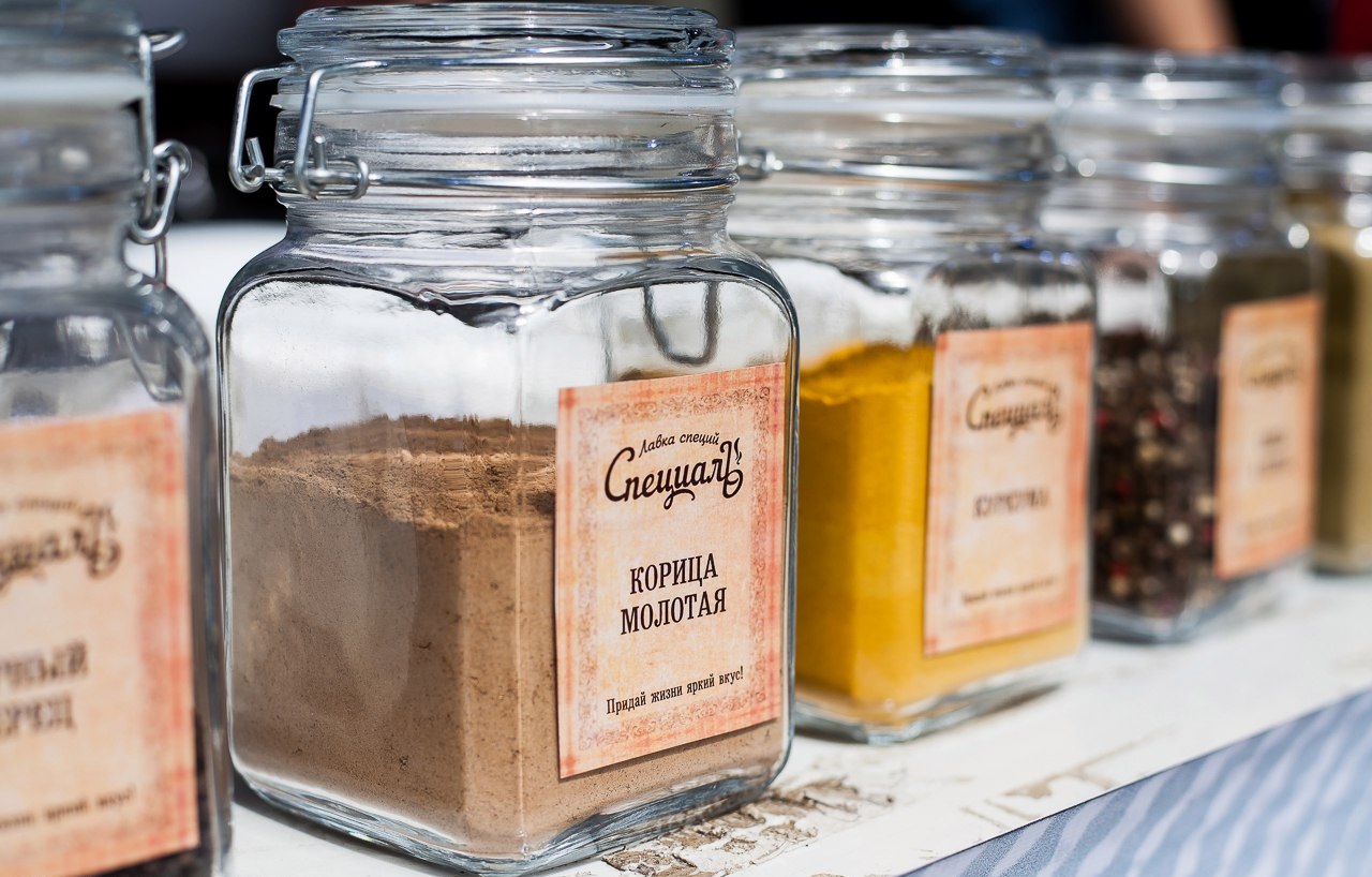 Печать наклеек на банки