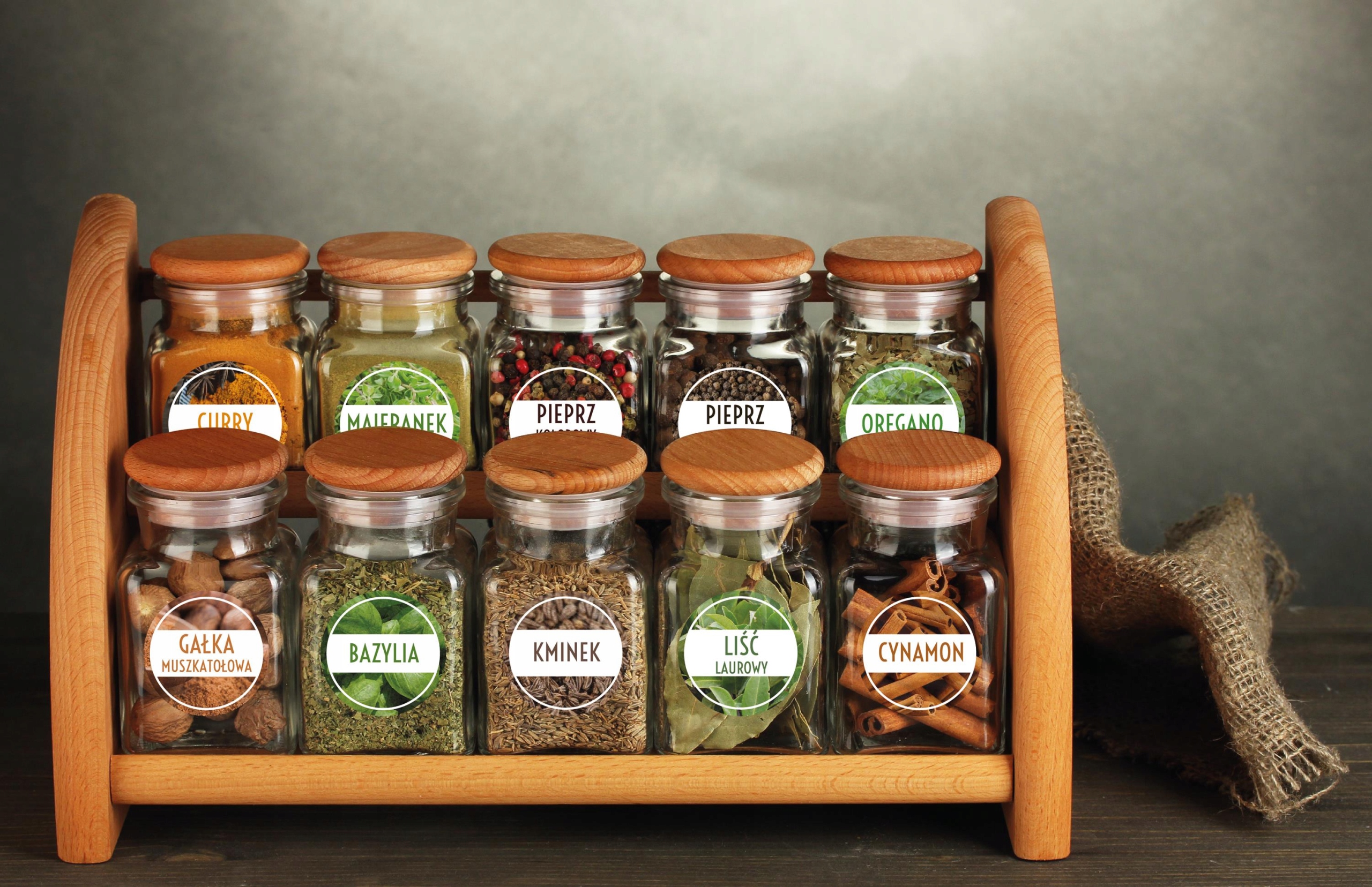 Печать наклеек на банки