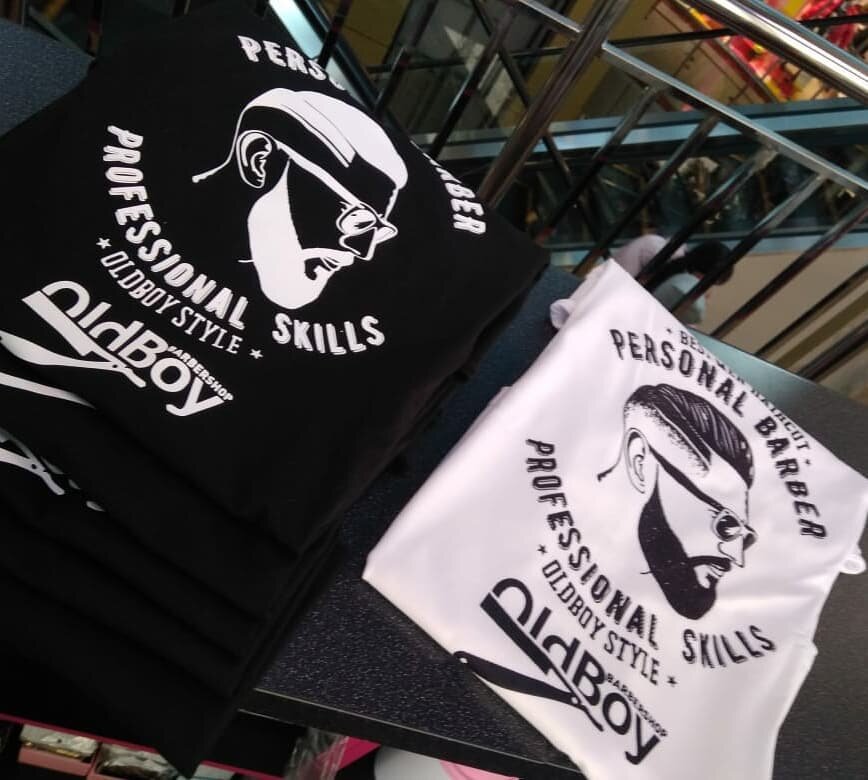 Печать наклеек на одежду