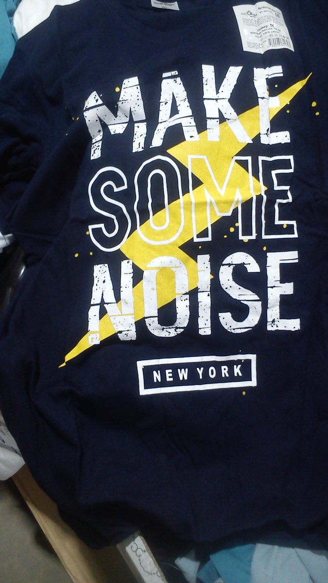 Печать наклеек на одежду