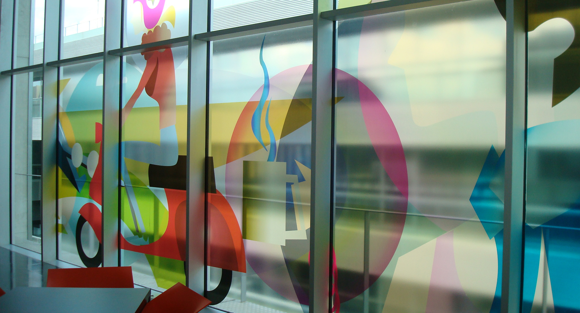 Печать наклеек на окна