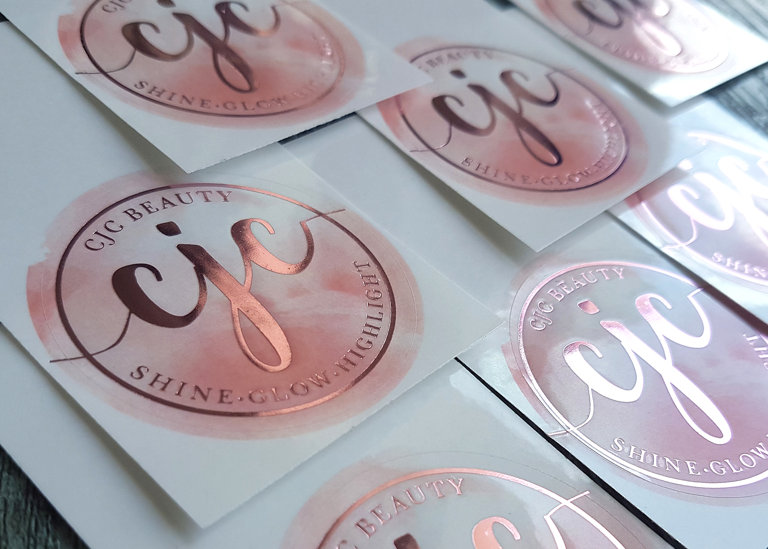 Прозрачные наклейки с логотипом