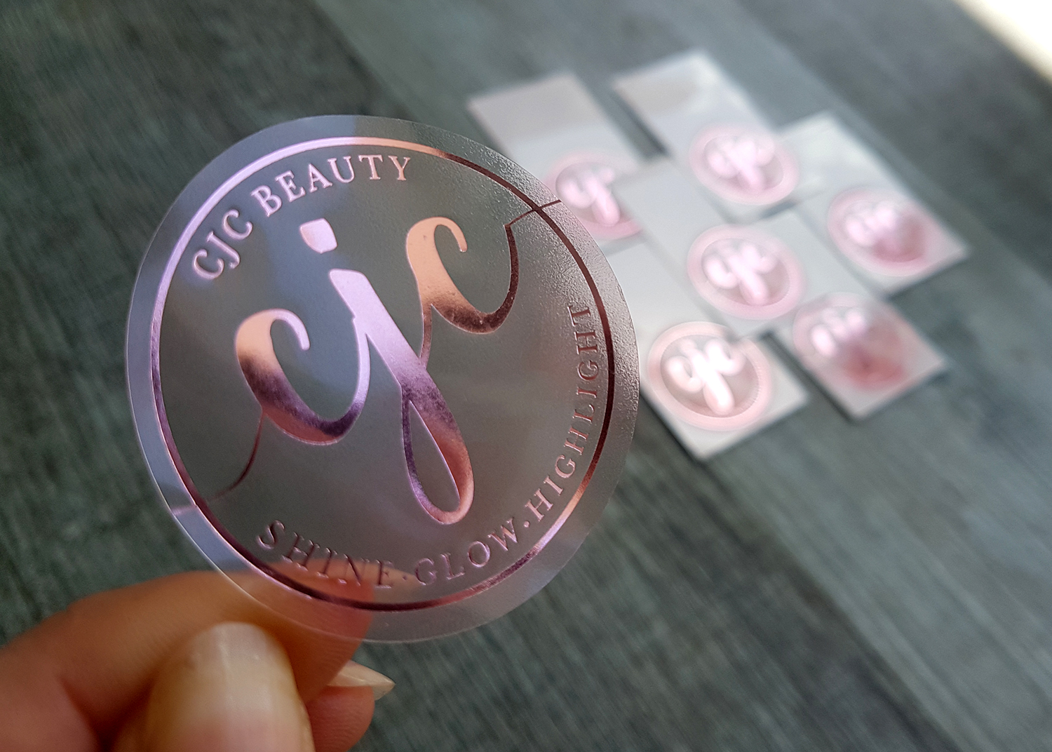 Прозрачные наклейки с логотипом