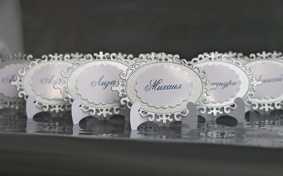 Изготовление рассадочных банкетных карточек для свадьбы