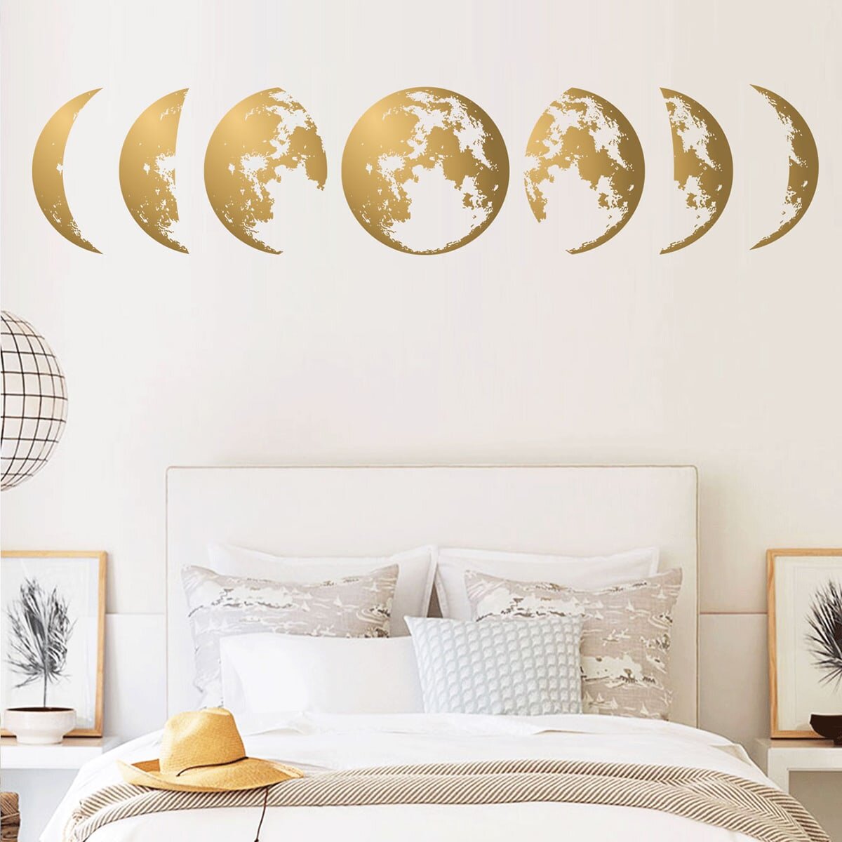 Печать интерьерных наклеек луна