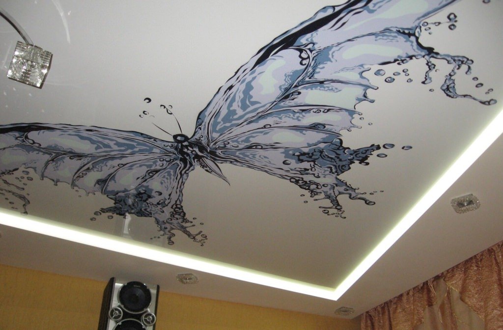 Печать интерьерных наклеек на потолок