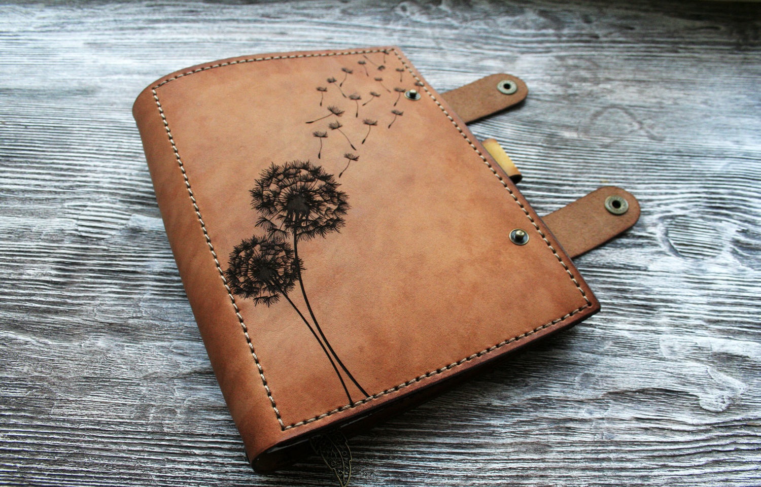Изготовление блокнотов из кожи