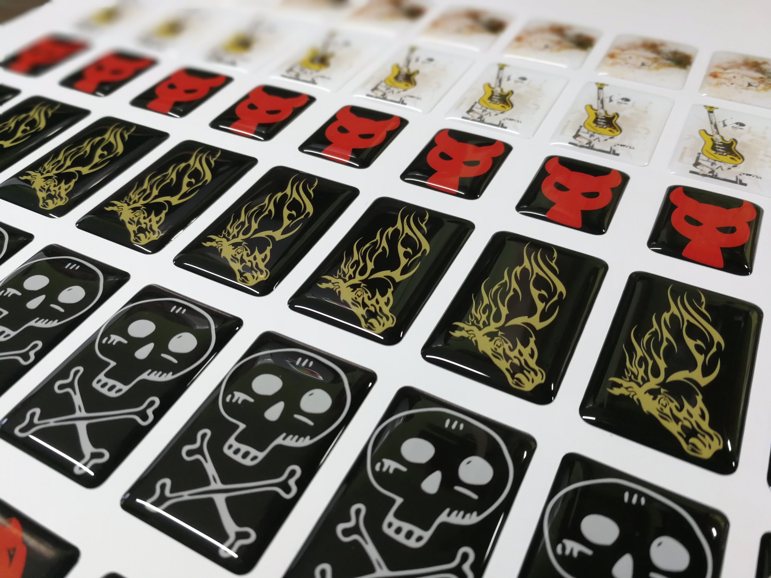 Материал для печати наклеек