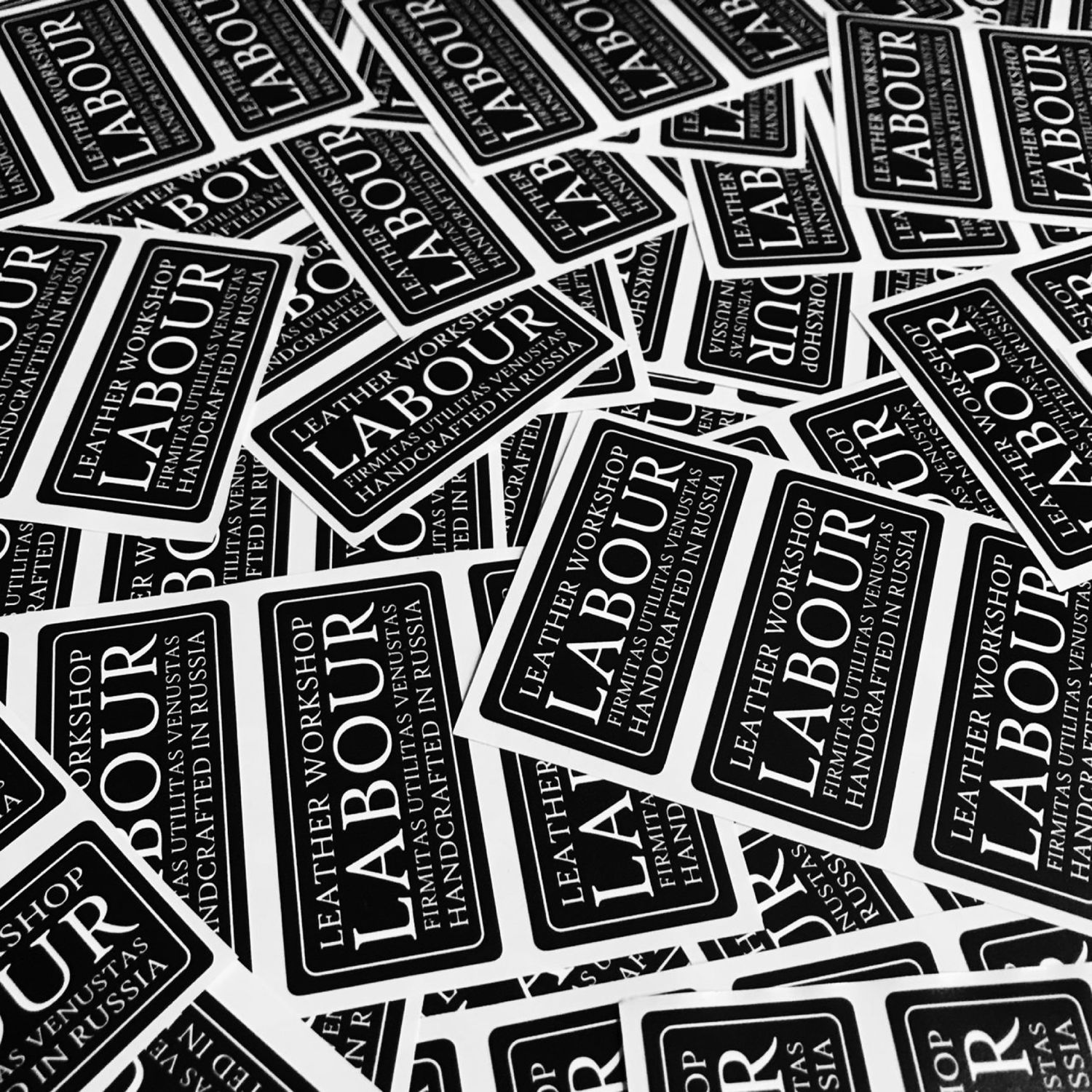 Печать матовых наклеек