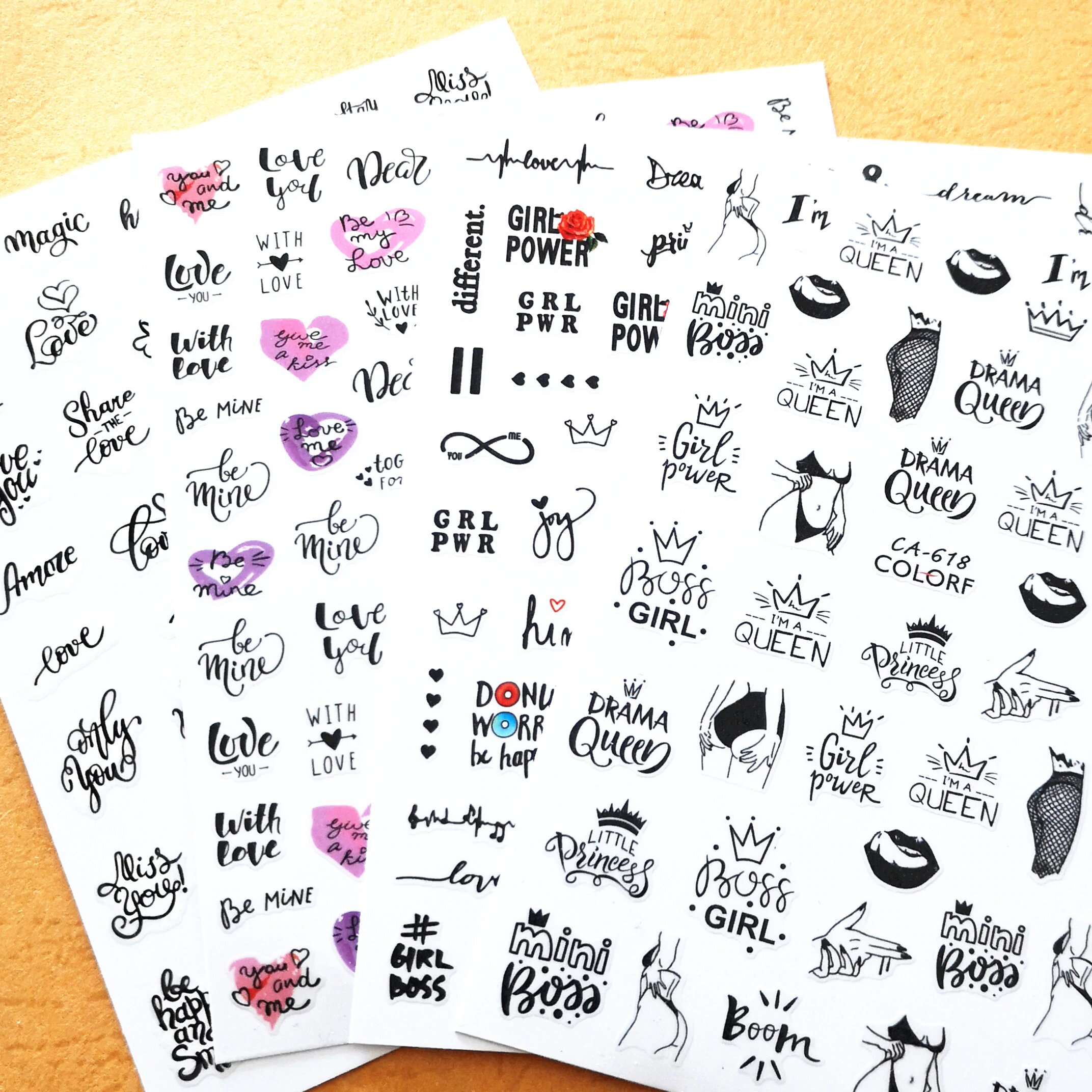 Печать наклеек на ногти