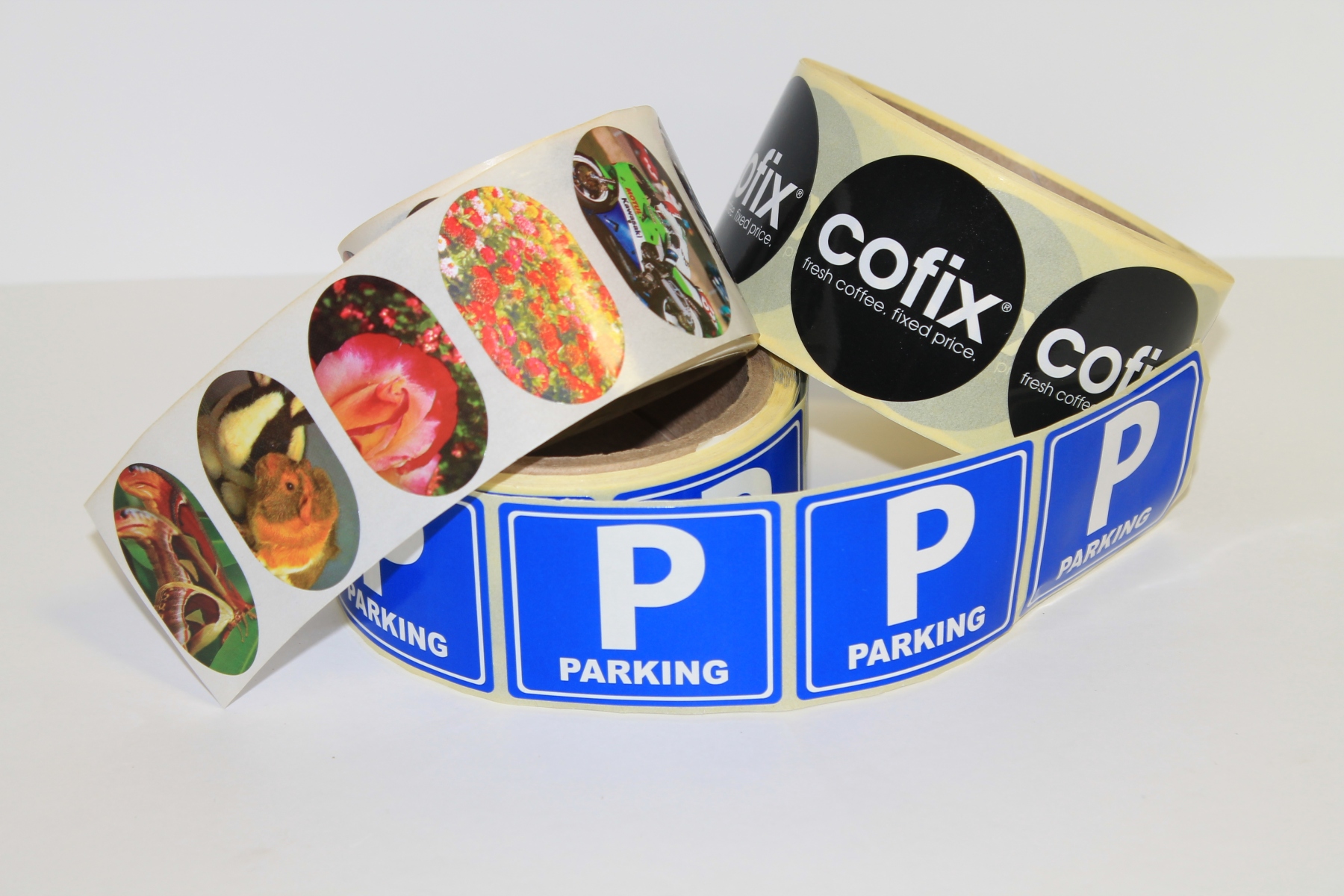 Печать наклеек разного цвета