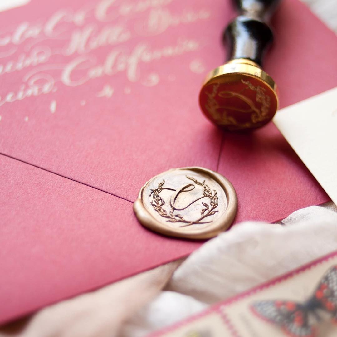 Печать пригласительных с сургучной печатью