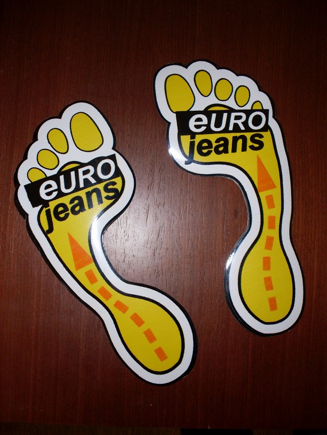 Печать рекламных наклеек