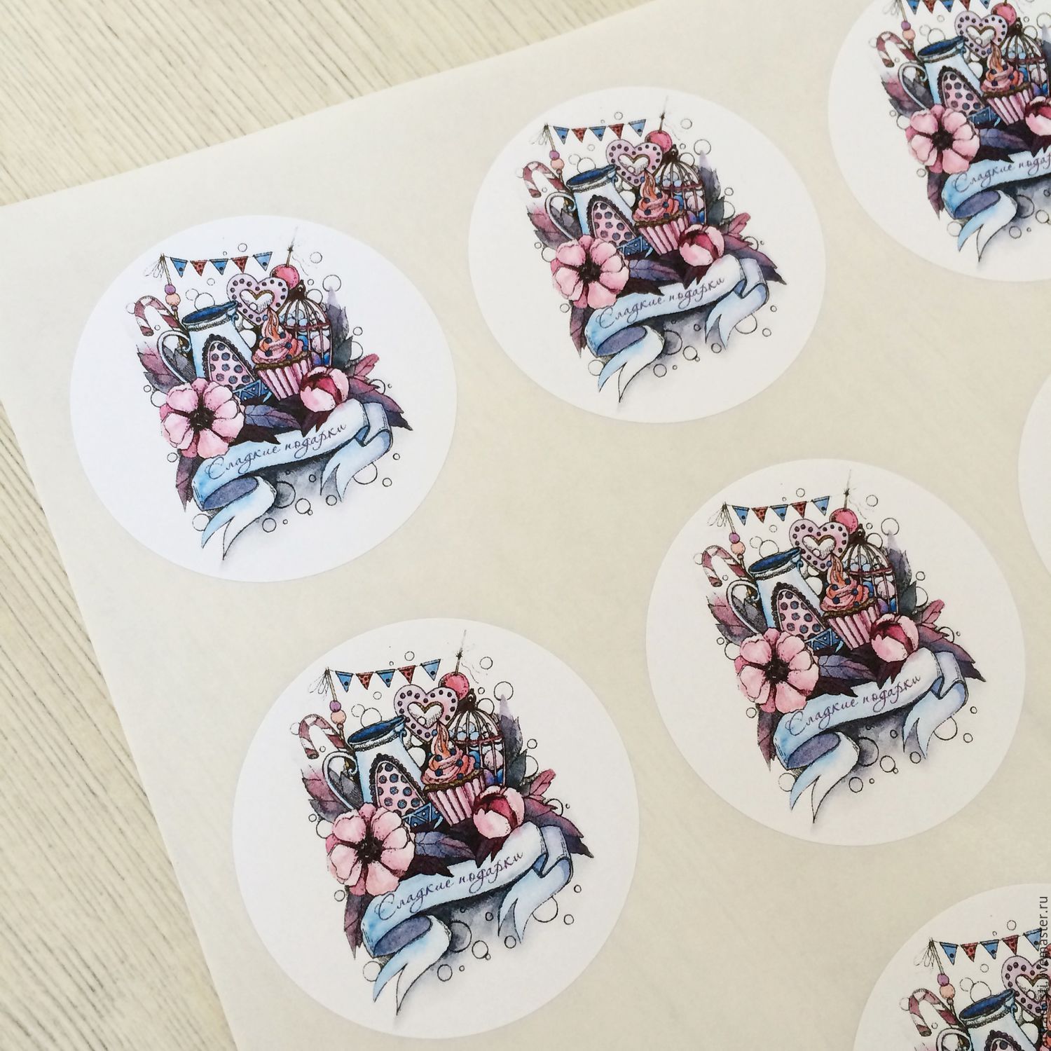 Печать цветных наклеек