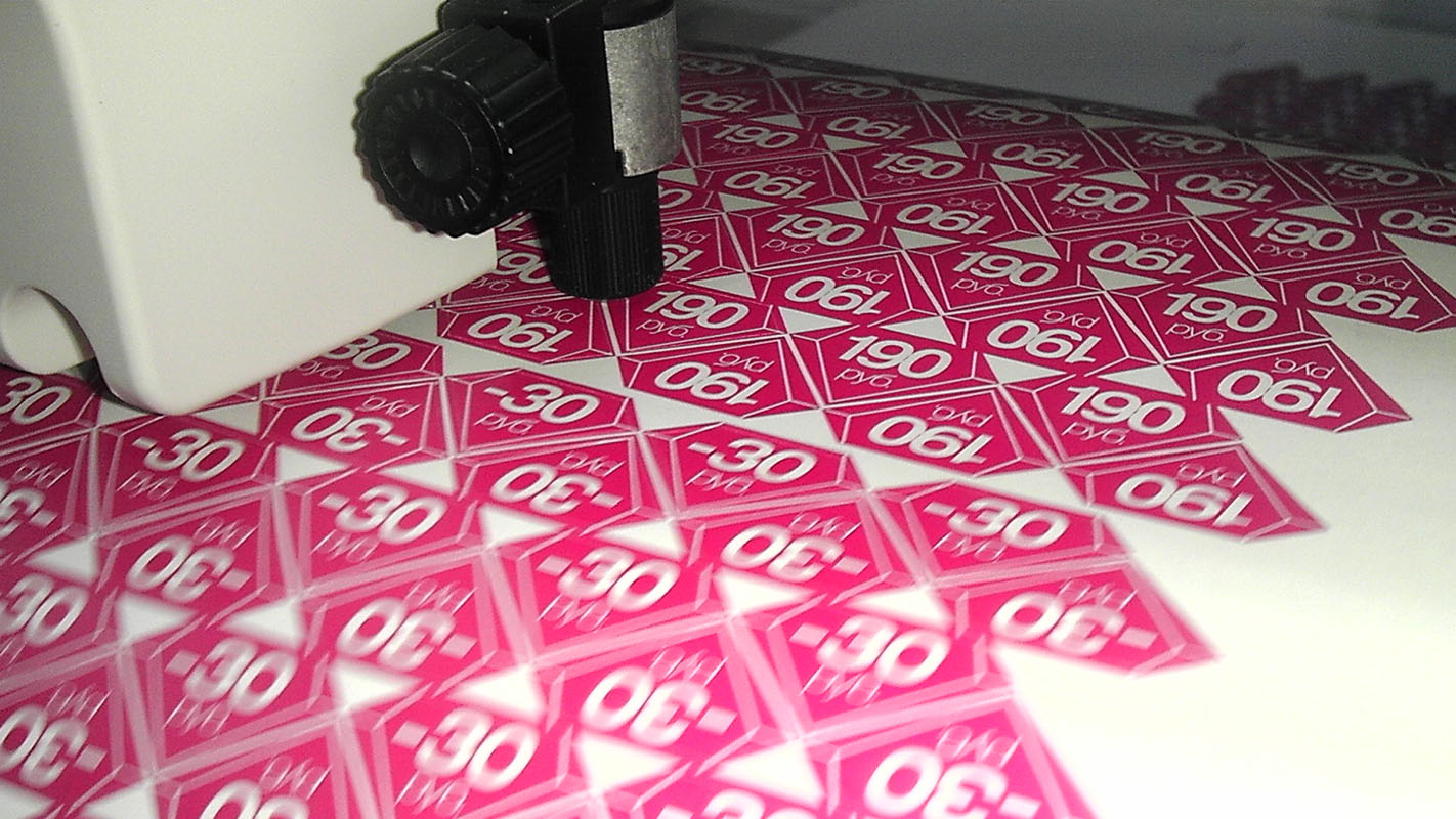 Плоттерная печать наклеек