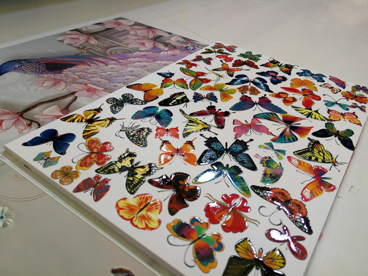 УФ печать наклеек