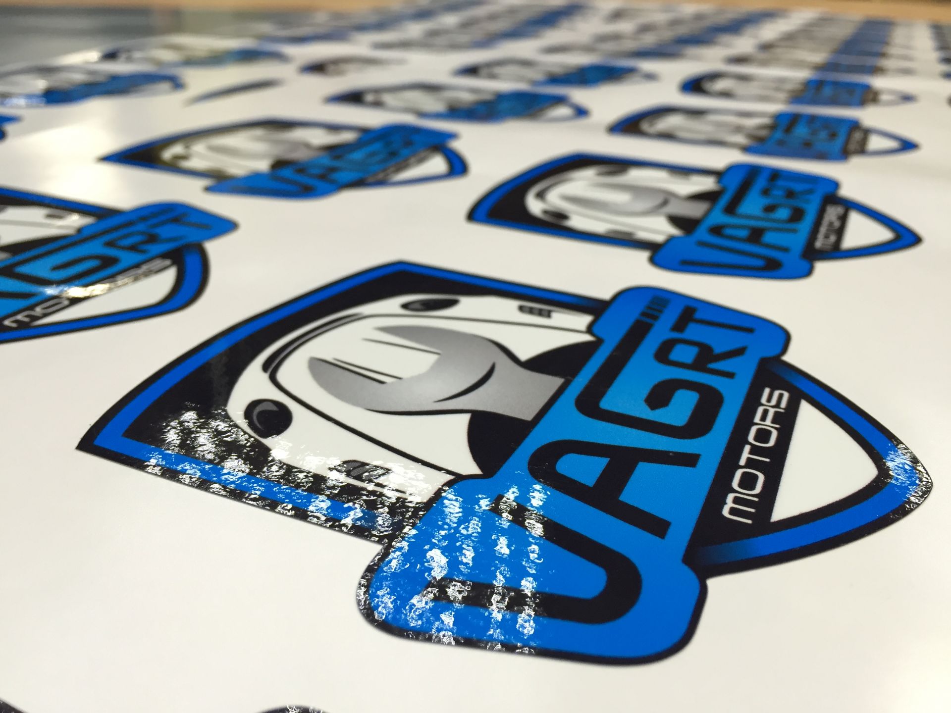 УФ печать наклеек