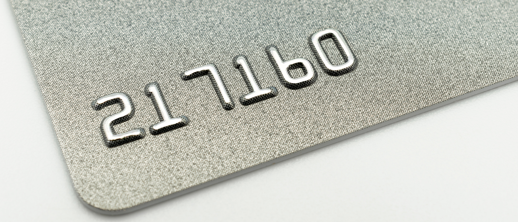 Изготовление пластиковых карт с эмбоссированием на заказ