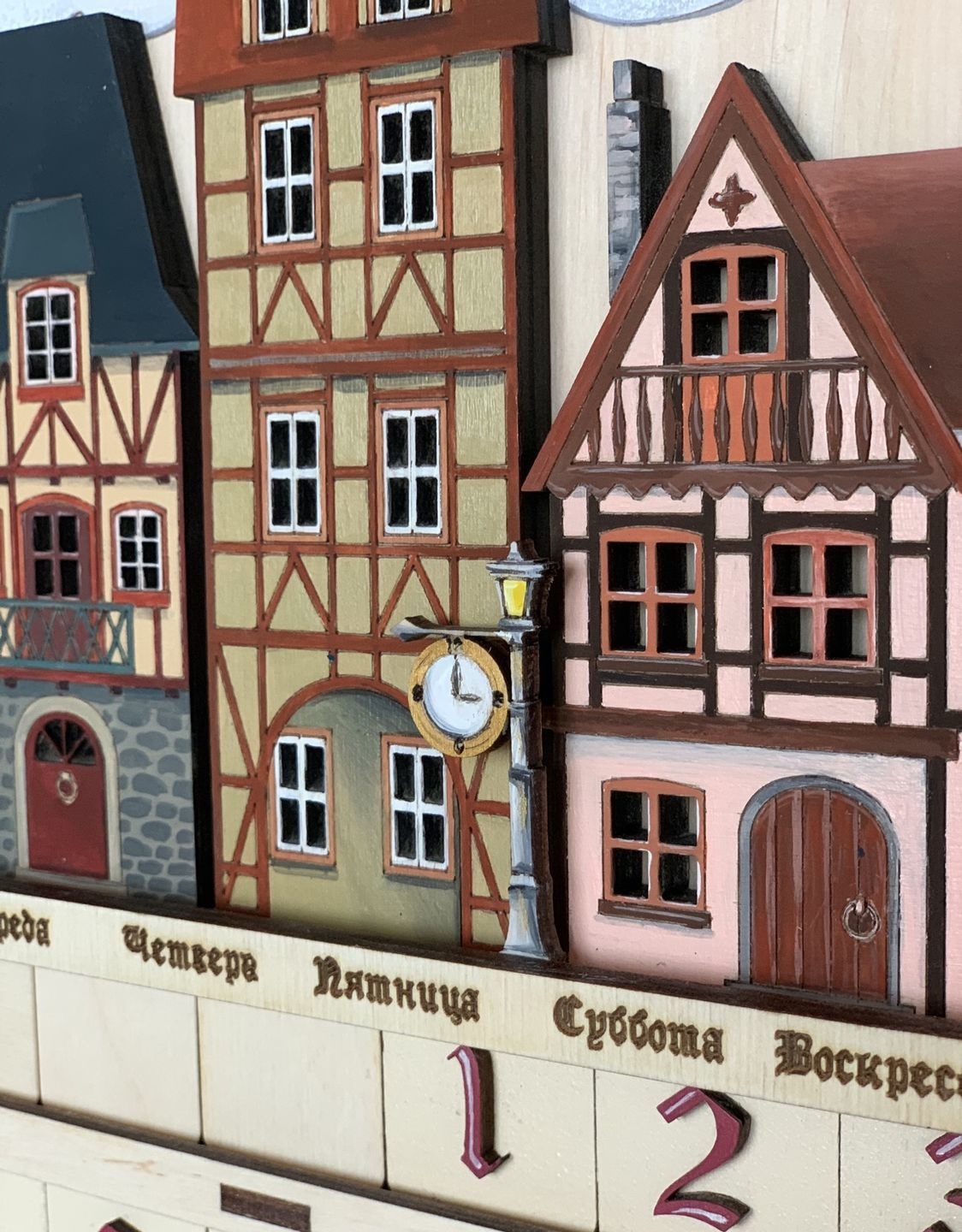 Изготовление деревянных календарей-домиков