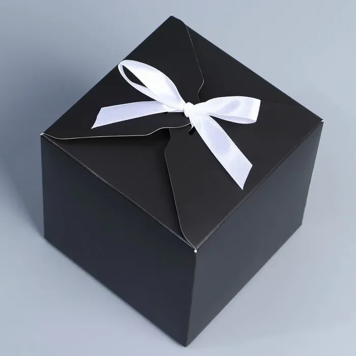 Черные упаковочные коробки