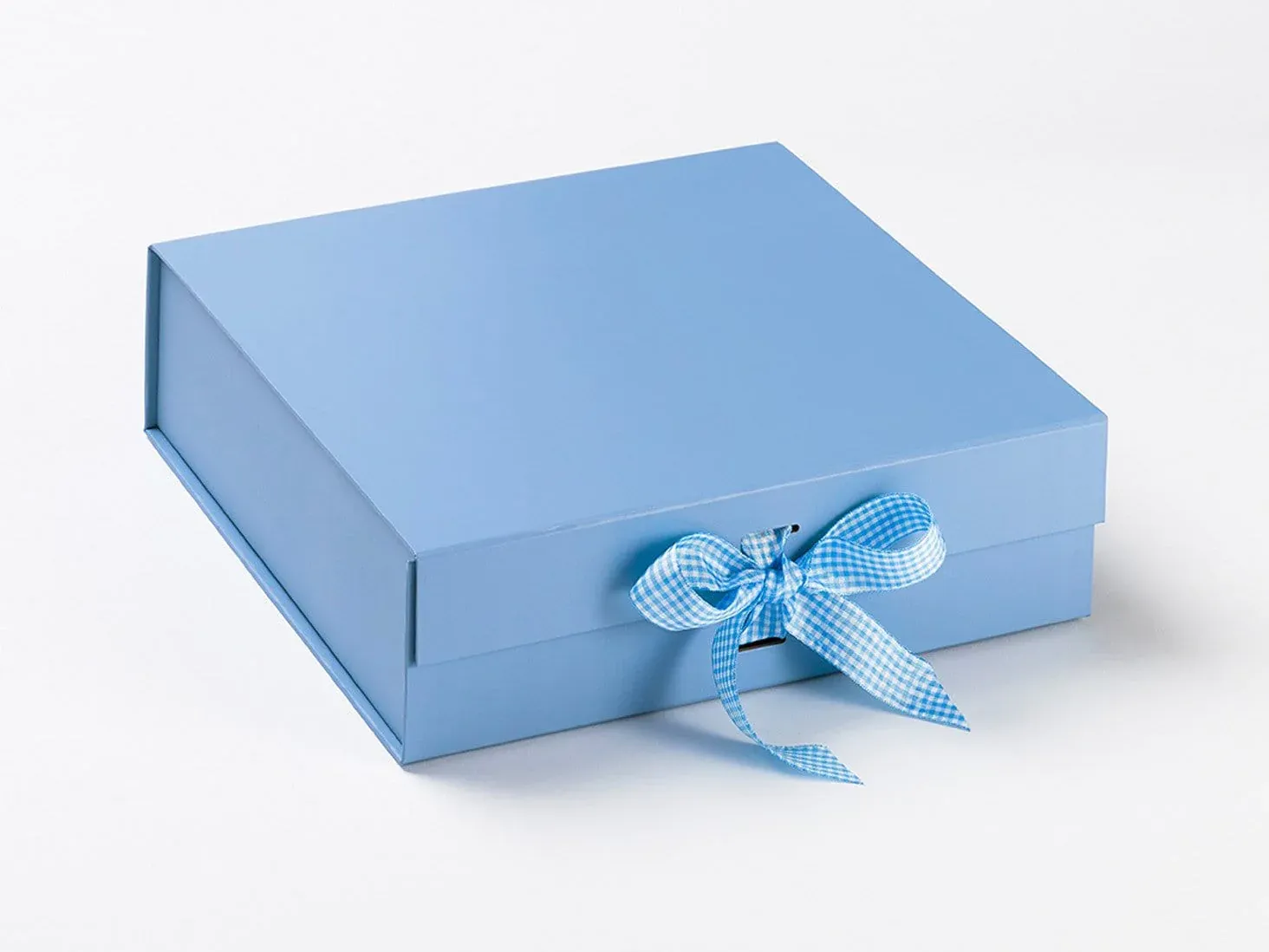 Голубые упаковочные коробки