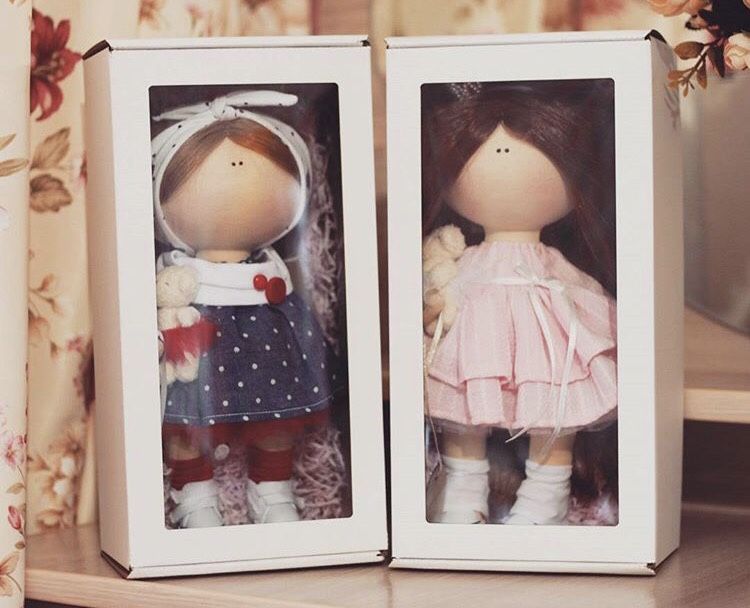 Картонная упаковка для кукол