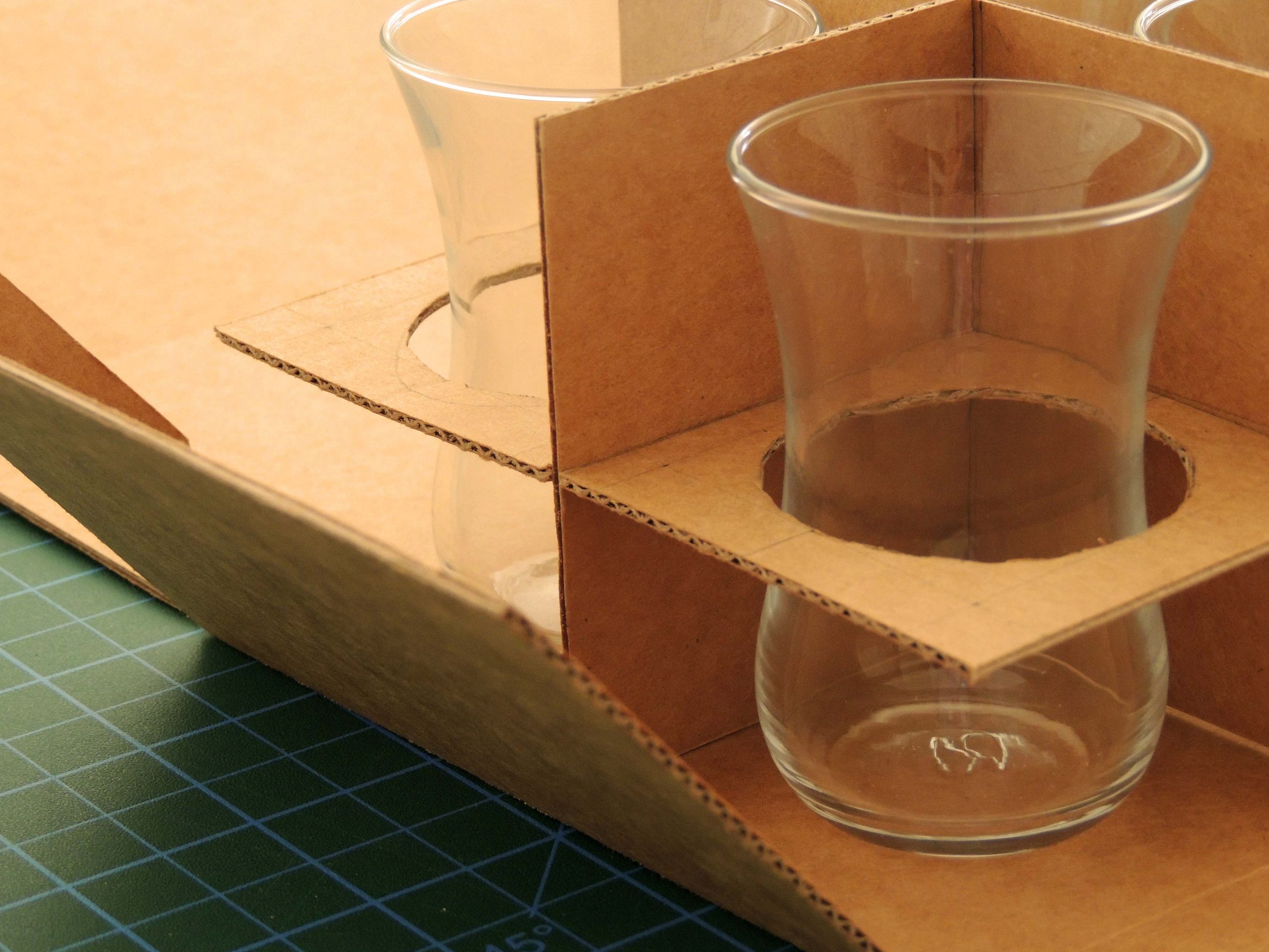 Картонные коробки для стаканов