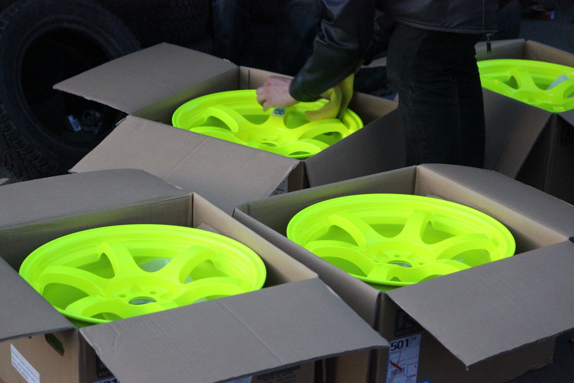 Коробки для автомобильных дисков