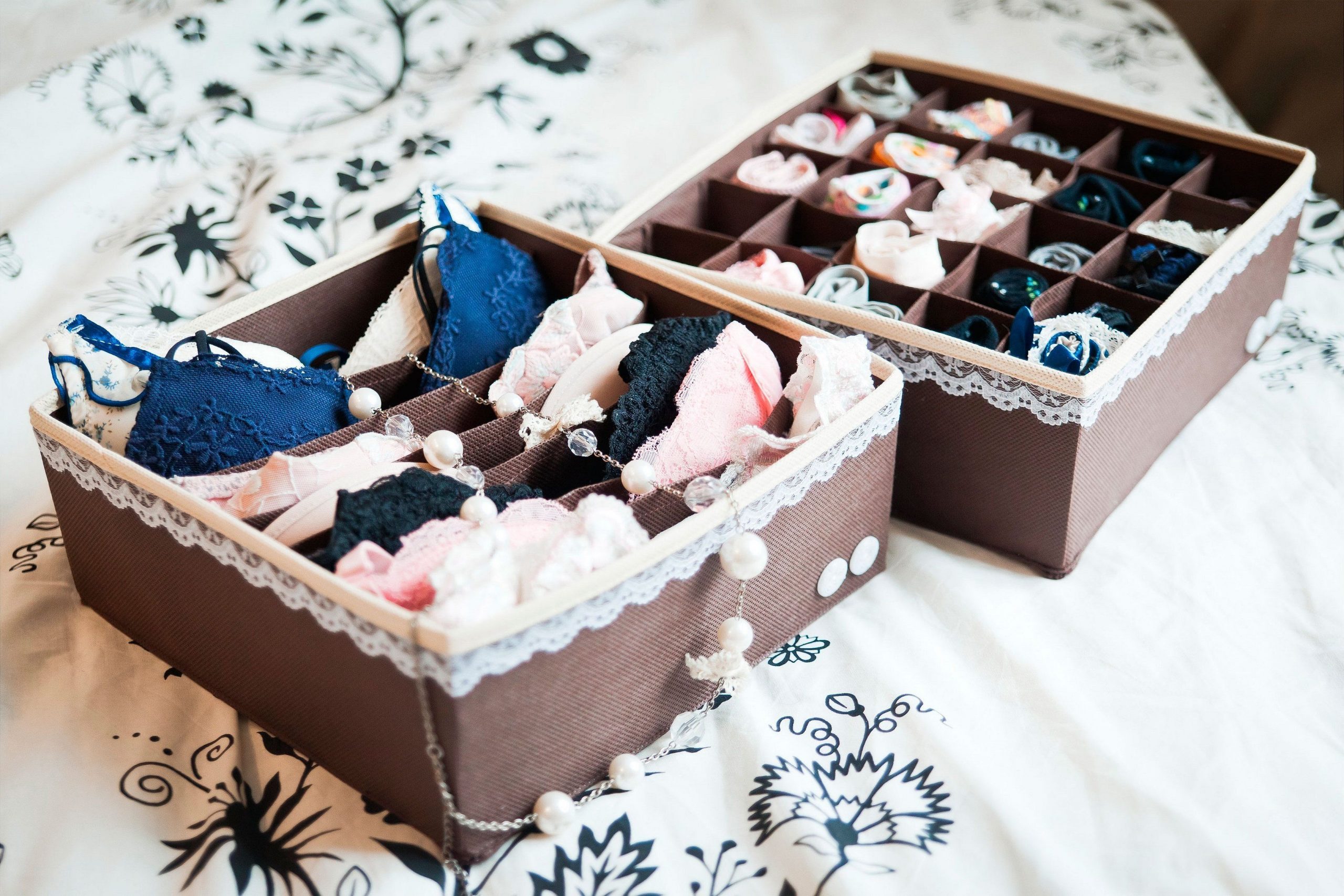 Коробки из картона для нижнего белья