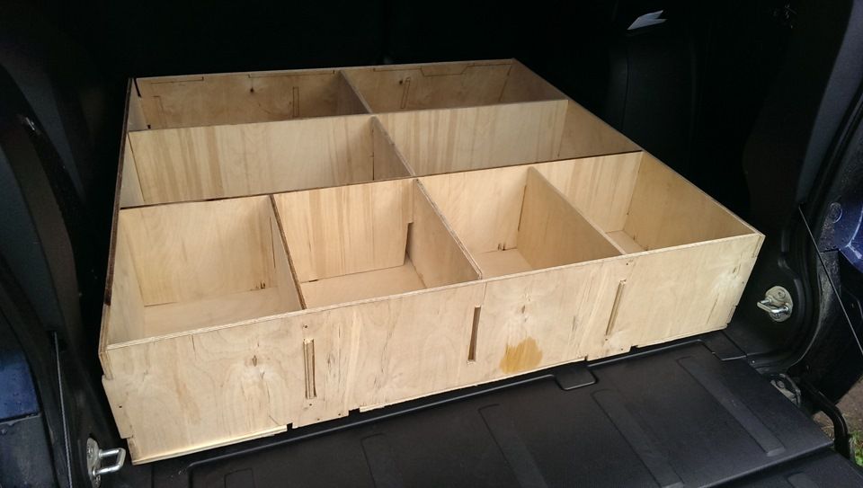 Упаковка для багажника из картона