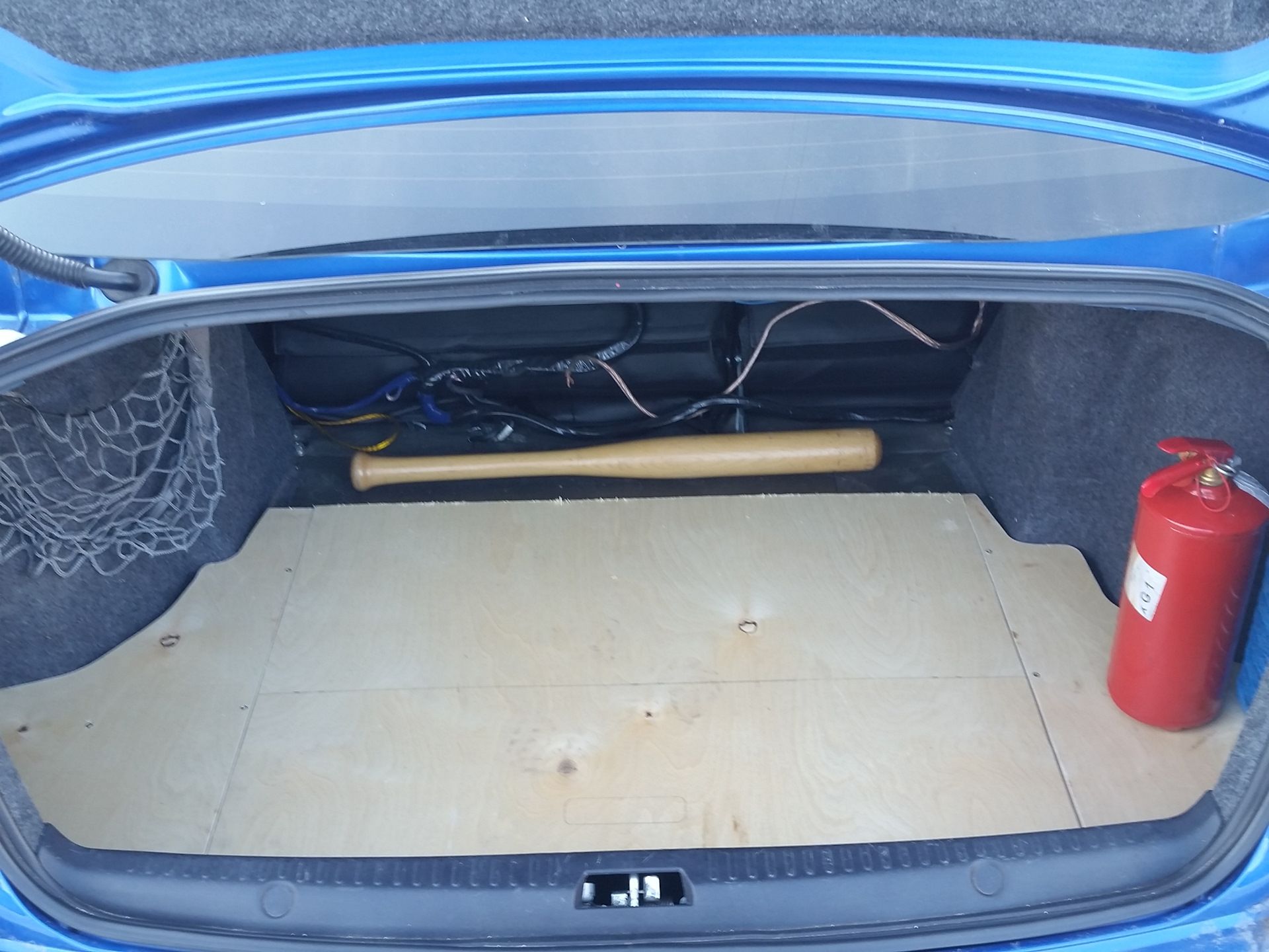 Упаковка для багажника из картона