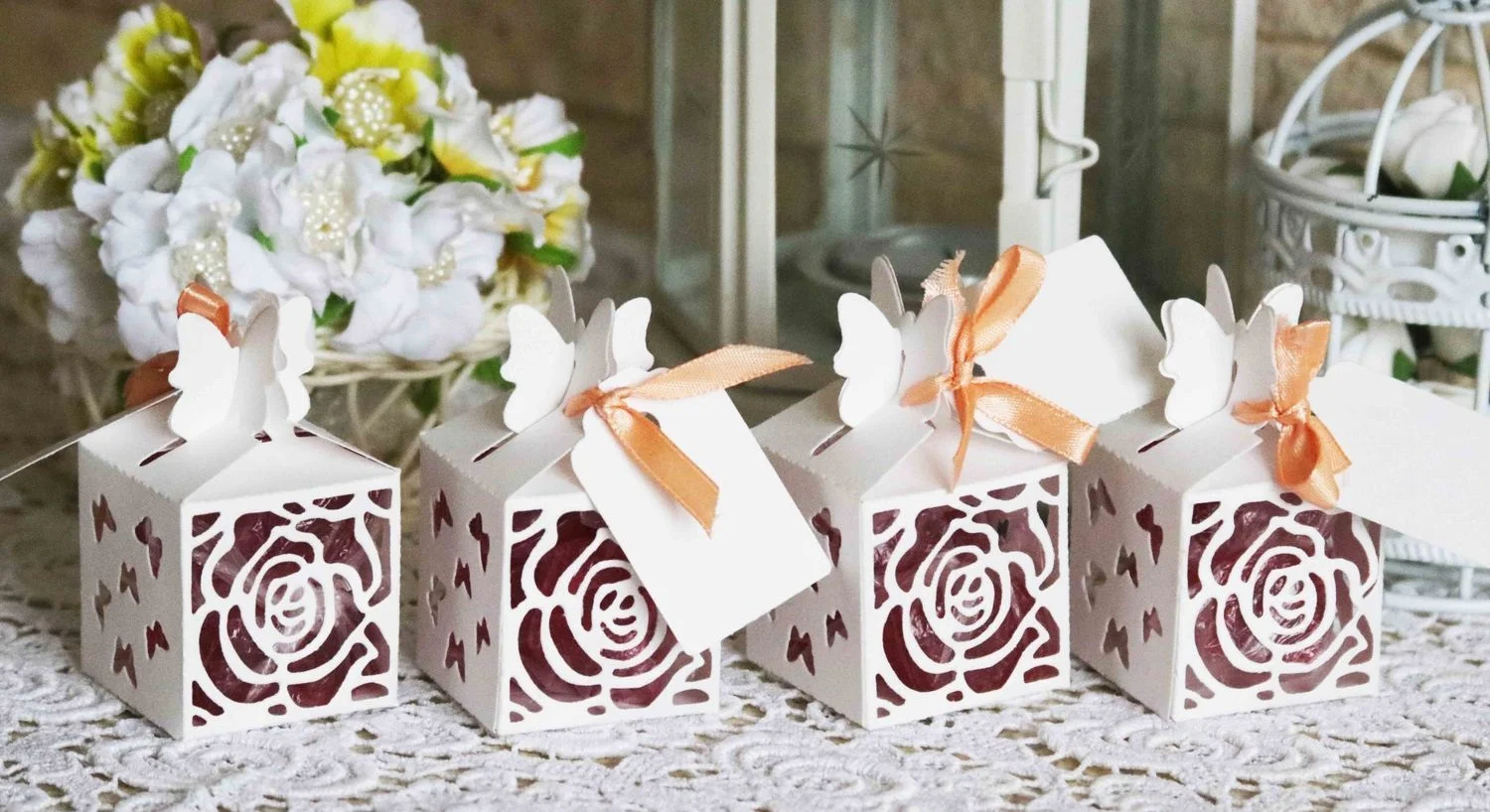 Картонные бонбоньерки