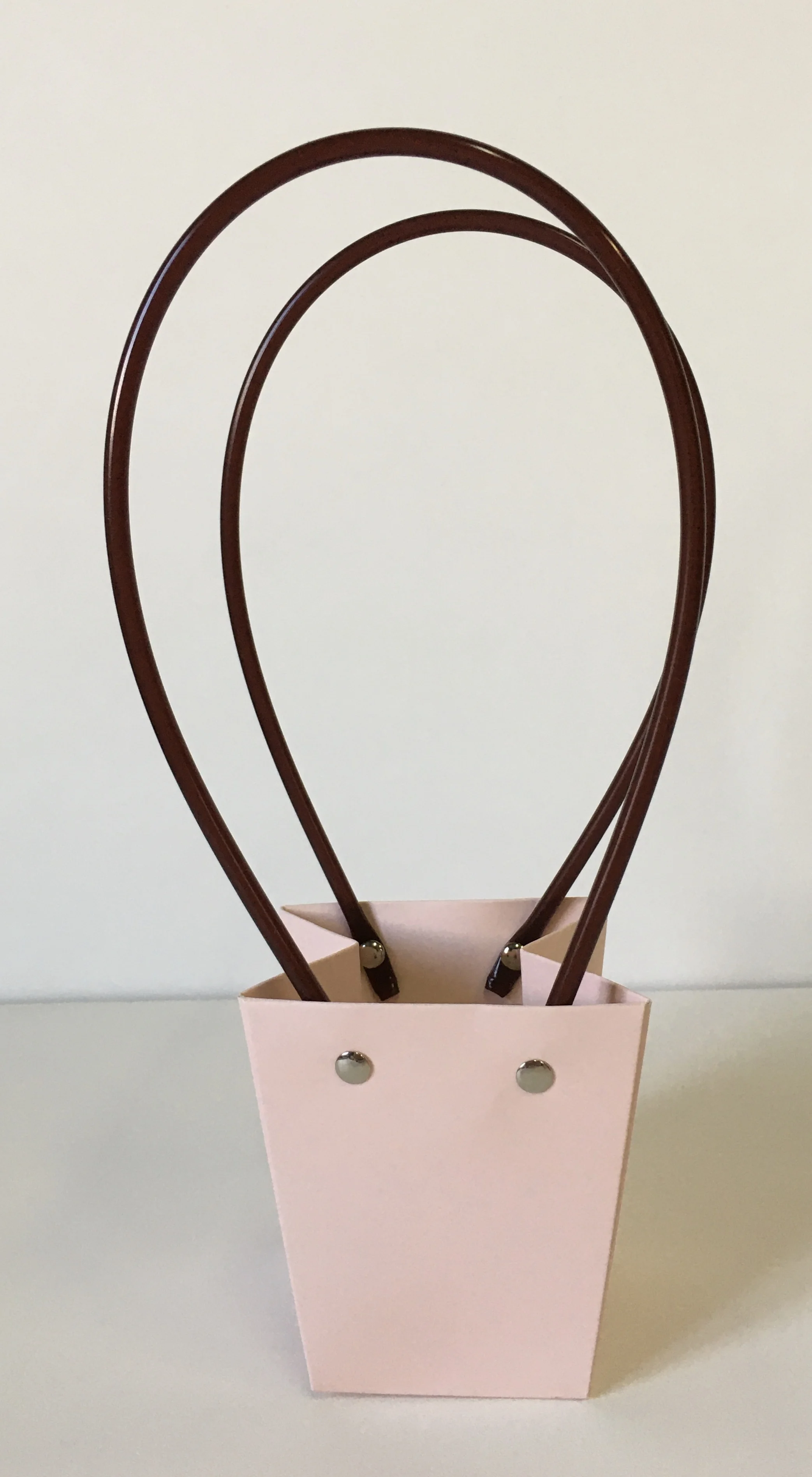 Коробки с пластиковыми ручками