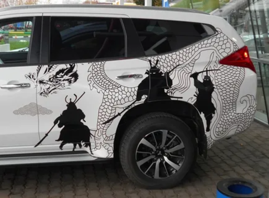 Печать больших наклеек на авто