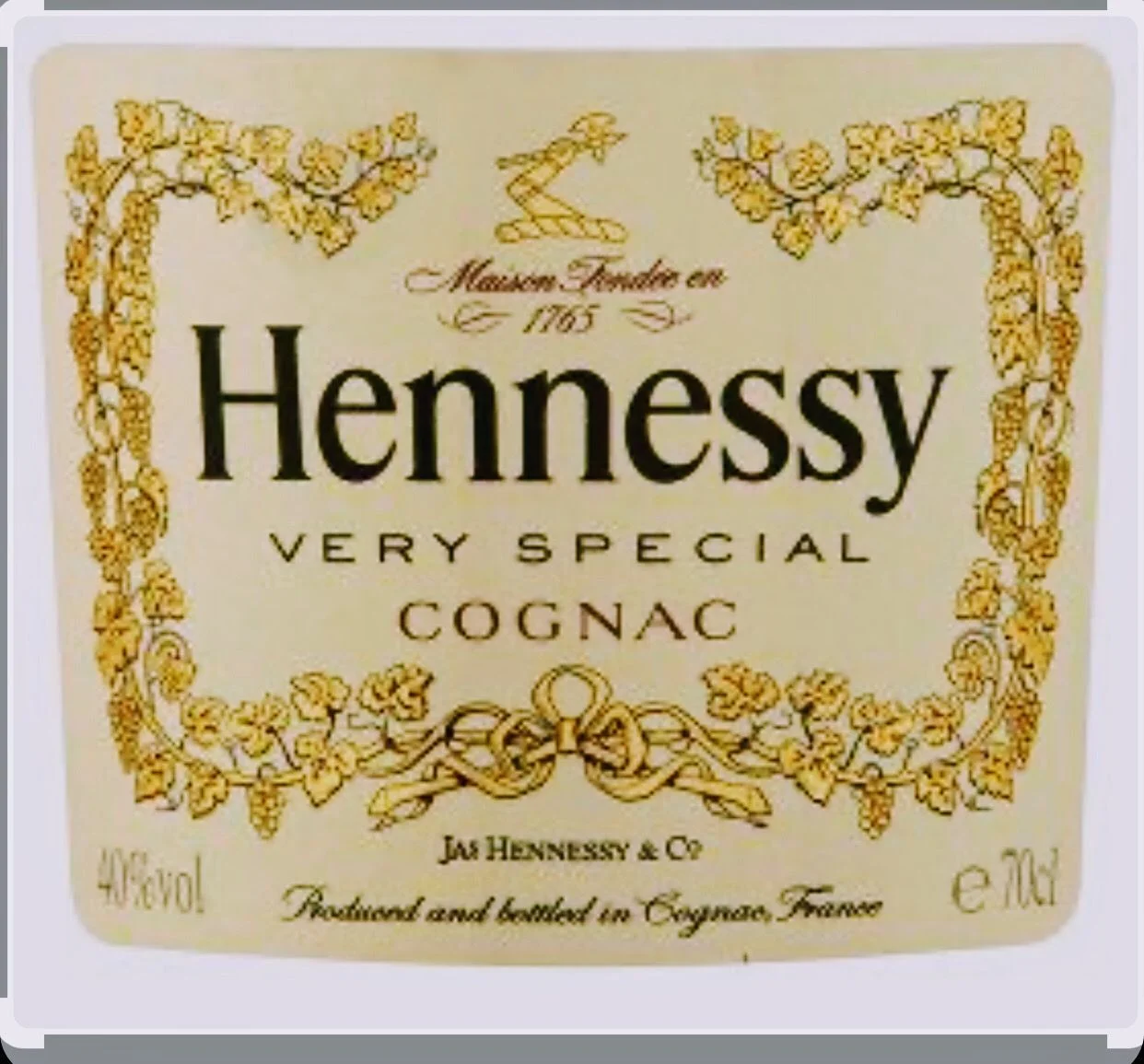 Печать наклеек Хеннесси на банку