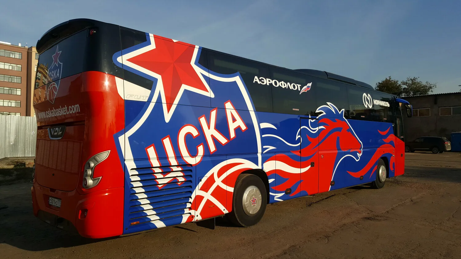 Печать наклеек на автобус