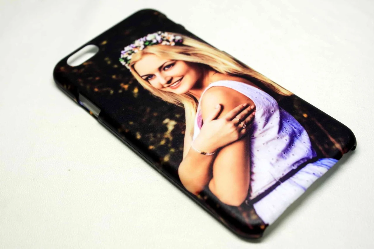 Печать наклеек на чехол телефона