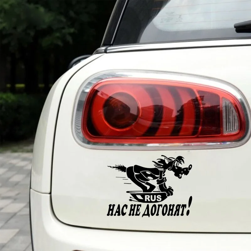 Печать наклеек на двери автомобиля